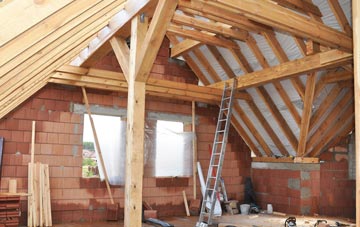 Camas Luinie attic trusses